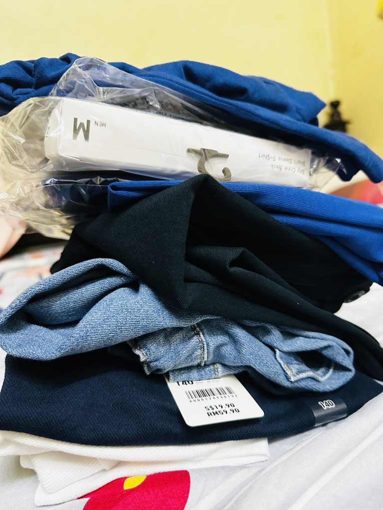 Baju-baju Uniqlo berkualiti. Cuma harga sekarang memang tak murah cam dulu